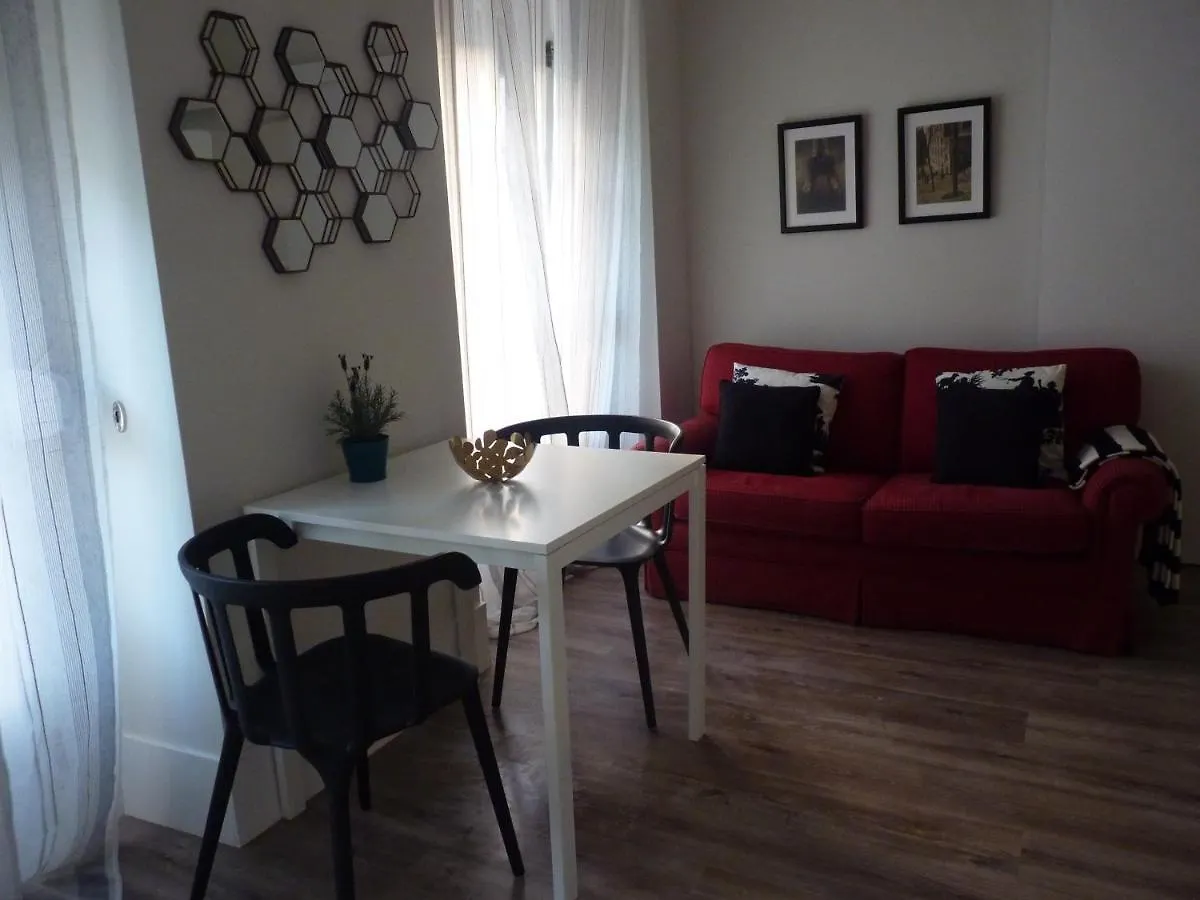 Confortable 1 Bedroom Apartment At Roma Avenue - 1A location